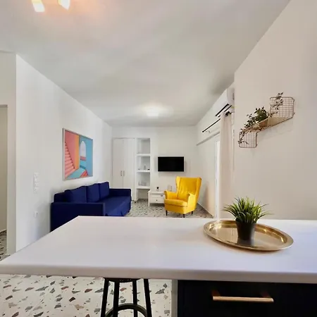 Colorful 1br In Center Near Appartement Loutráki