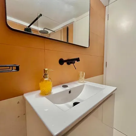 Colorful 1br In Center Near * Loutráki