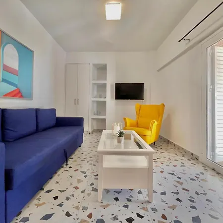 Colorful 1br In Center Near *