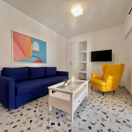Colorful 1br In Center Near *