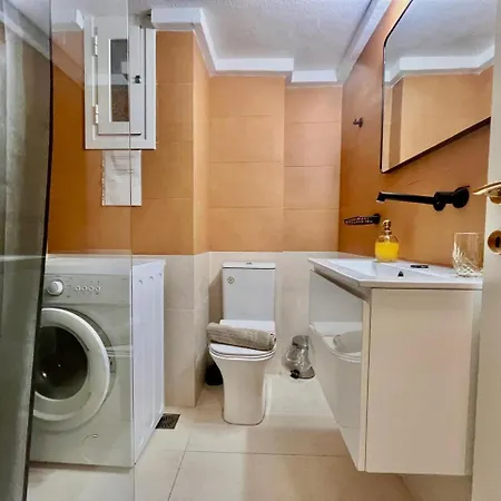 Colorful 1br In Center Near Loutráki