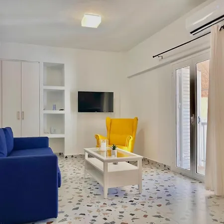 Colorful 1br In Center Near * Loutráki