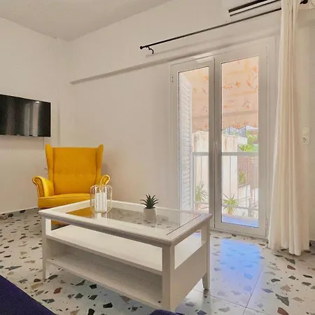 Colorful 1br In Center Near